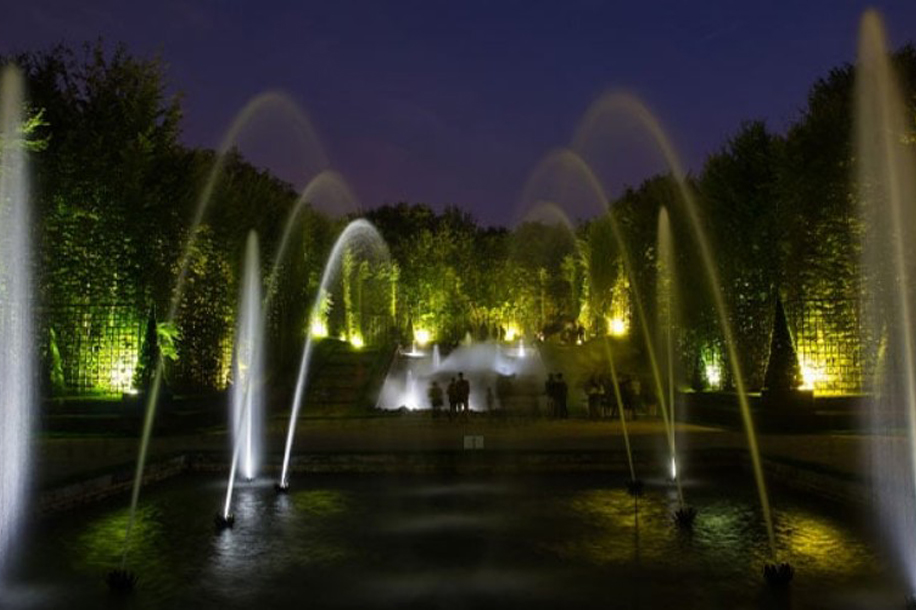Les Grandes Eaux Nocturnes : le spectacle incontournable de l’été